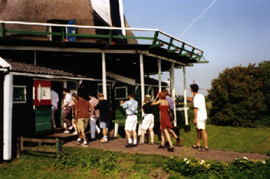 Windmühle - Eingang zur Presse