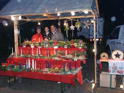 Christina, Daniela und ich, hinter dem Stand 2006.