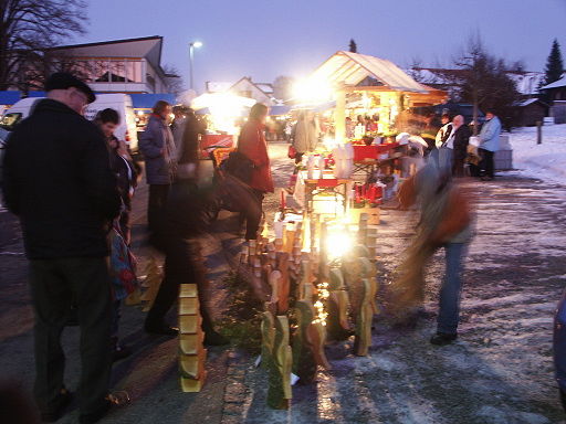 Weihnachtsmarkt nach dem Aufbau (2)