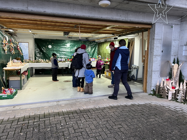 Impressionen vom Weihnachtsmarkt 2021 in der Garage Tufertschwil