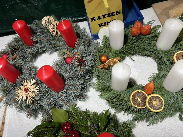 Impressionen vom Weihnachtsmarkt 2021 in der Garage Tufertschwil