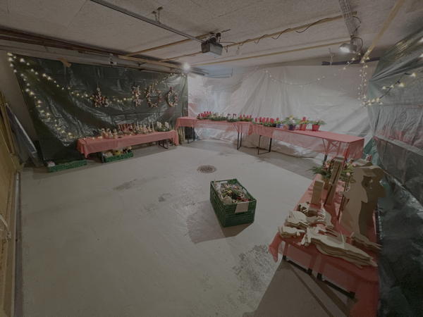 Impressionen vom Weihnachtsmarkt 2024 in unserer Garage in Tufertschwil