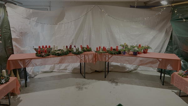 Impressionen vom Weihnachtsmarkt 2024 in unserer Garage in Tufertschwil