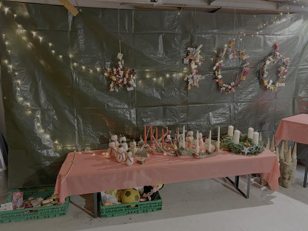 Impressionen vom Weihnachtsmarkt 2024 in unserer Garage in Tufertschwil