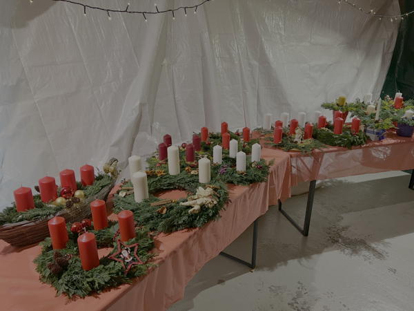 Impressionen vom Weihnachtsmarkt 2024 in unserer Garage in Tufertschwil
