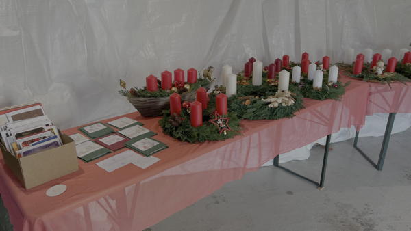 Impressionen vom Weihnachtsmarkt 2024 in unserer Garage in Tufertschwil