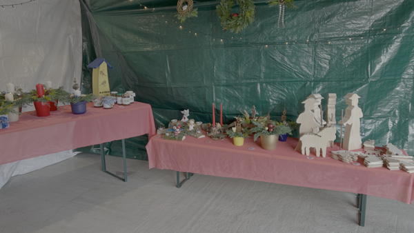 Impressionen vom Weihnachtsmarkt 2024 in unserer Garage in Tufertschwil